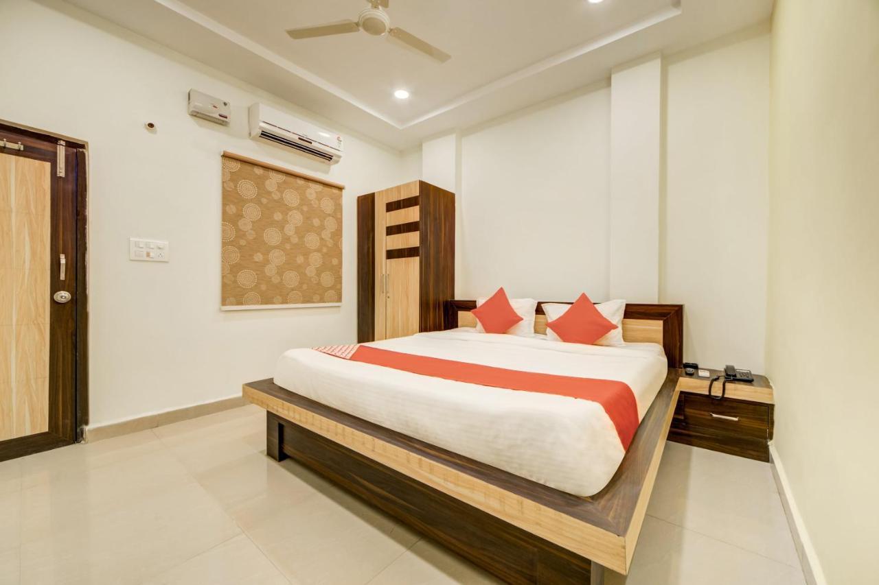 فندق دار ضيافة 29567 كيه إس إل Karimnagar المظهر الخارجي الصورة