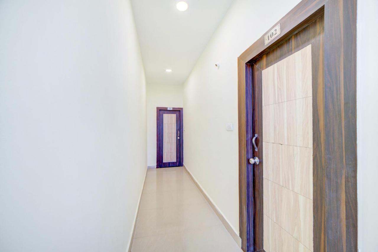 فندق دار ضيافة 29567 كيه إس إل Karimnagar المظهر الخارجي الصورة