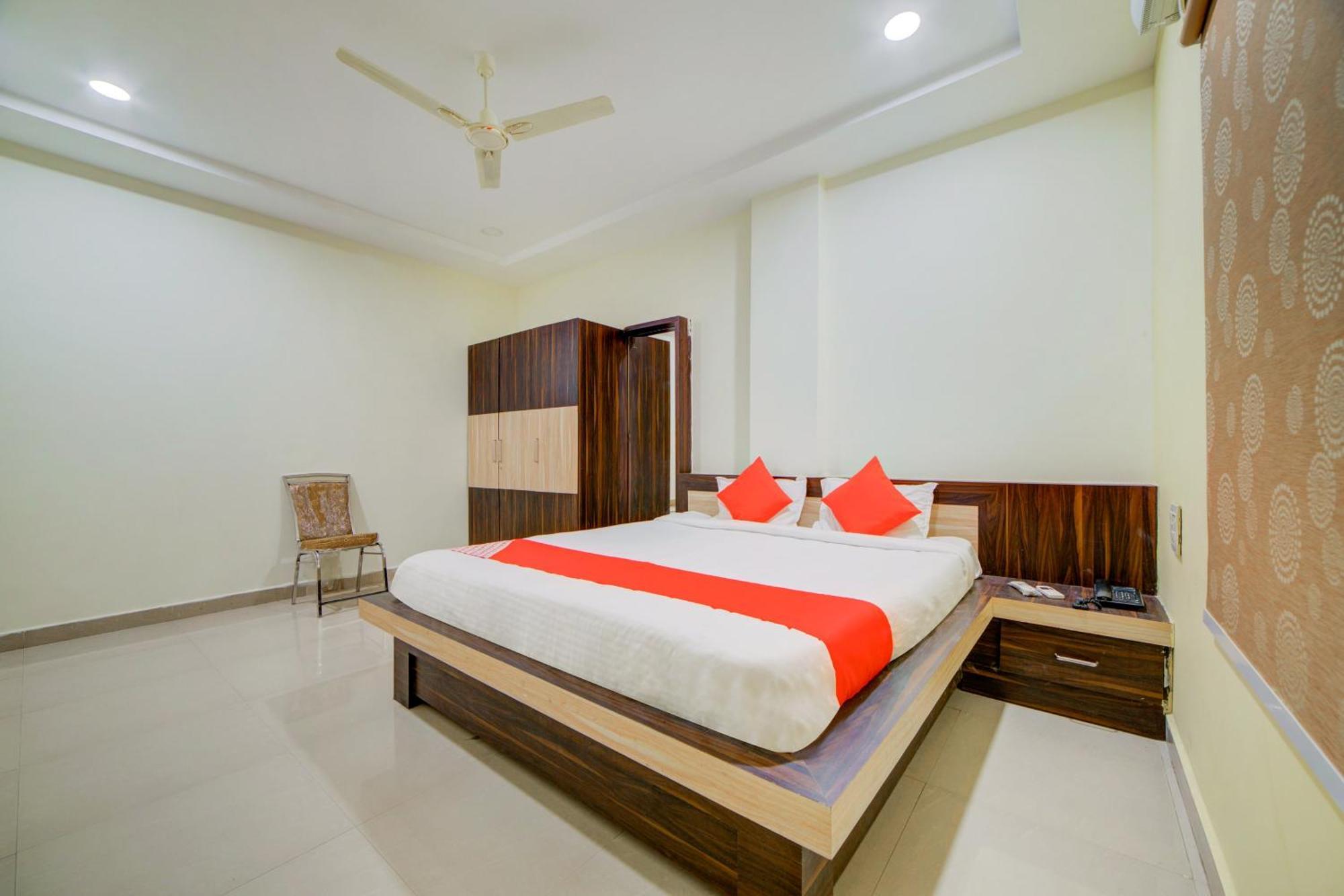 فندق دار ضيافة 29567 كيه إس إل Karimnagar المظهر الخارجي الصورة