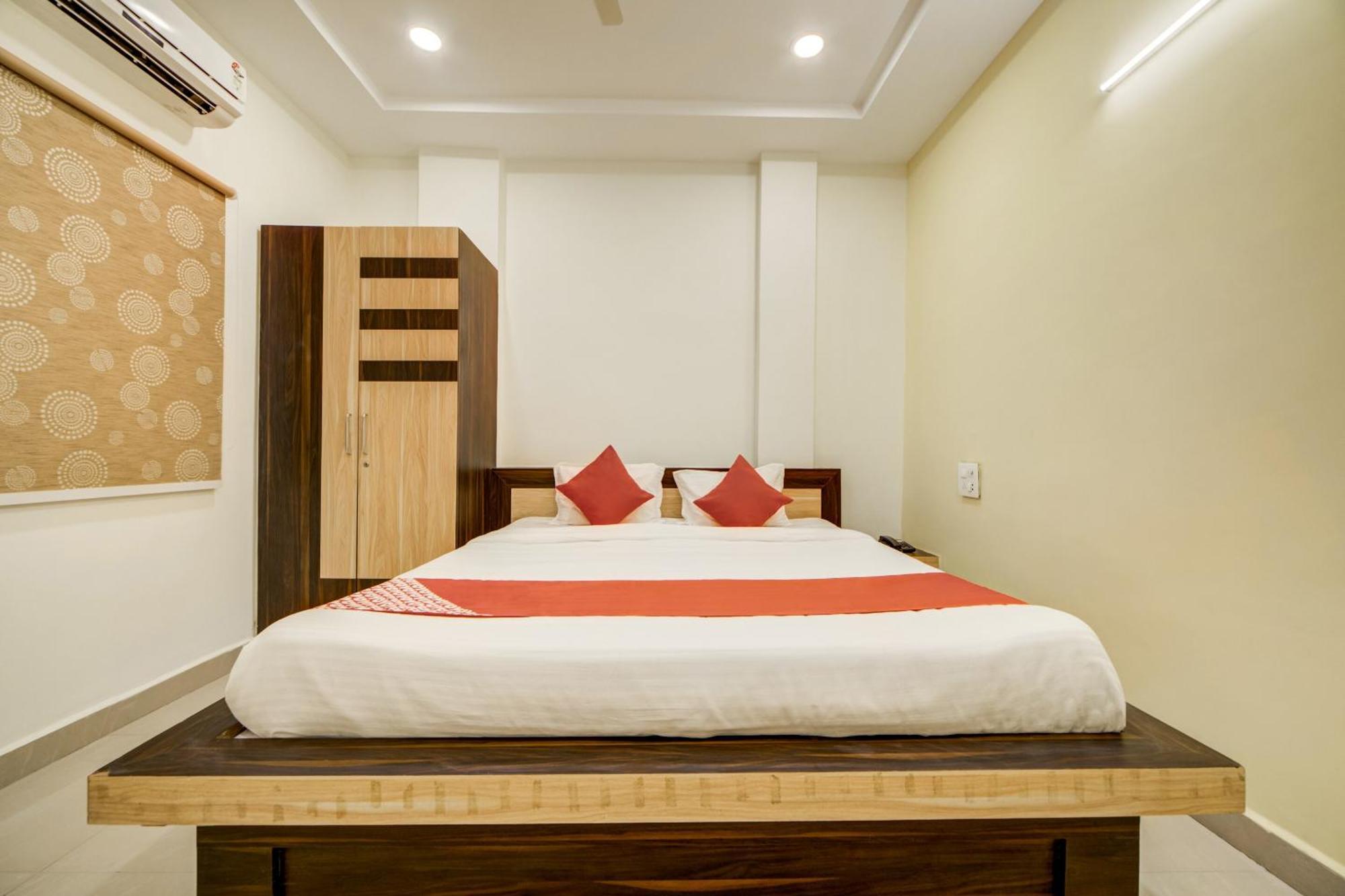 فندق دار ضيافة 29567 كيه إس إل Karimnagar المظهر الخارجي الصورة