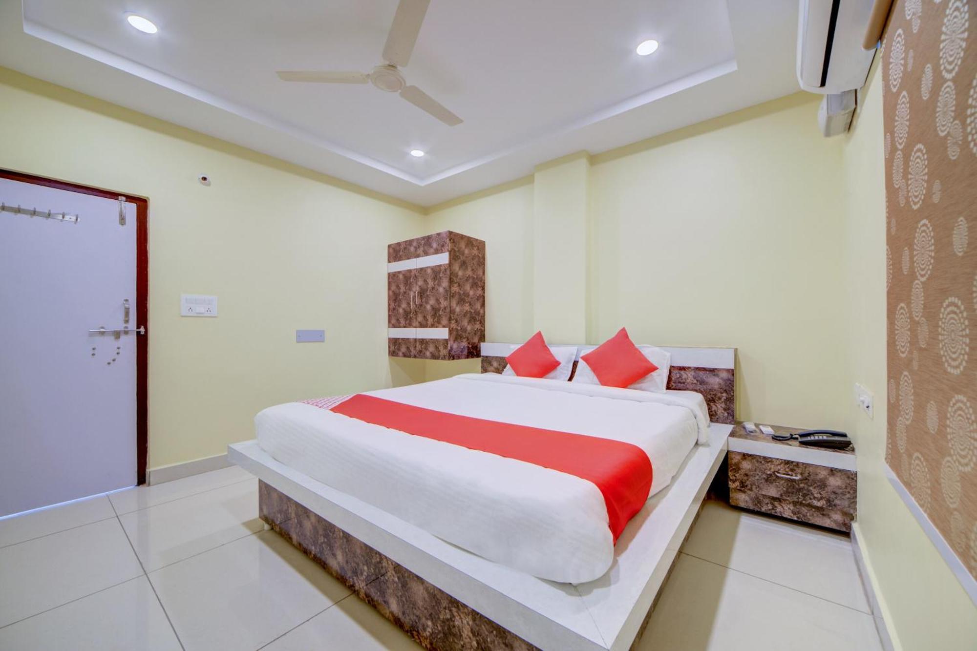 فندق دار ضيافة 29567 كيه إس إل Karimnagar المظهر الخارجي الصورة