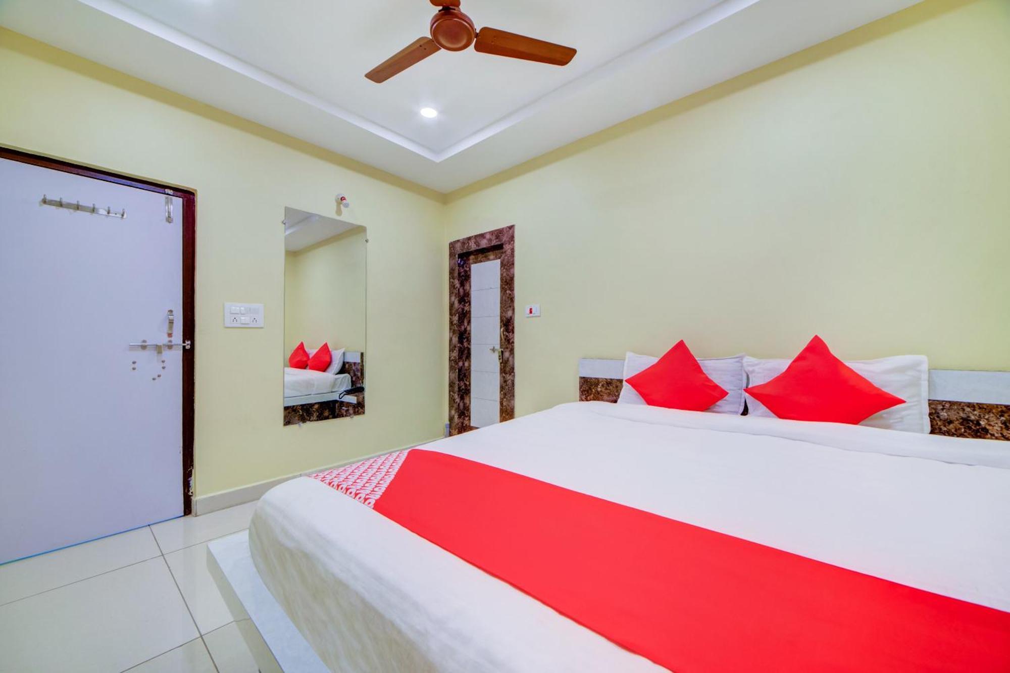 فندق دار ضيافة 29567 كيه إس إل Karimnagar المظهر الخارجي الصورة