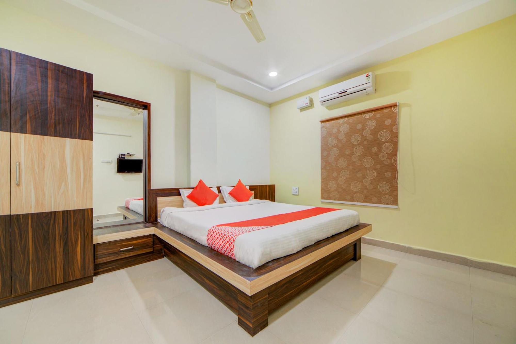 فندق دار ضيافة 29567 كيه إس إل Karimnagar المظهر الخارجي الصورة